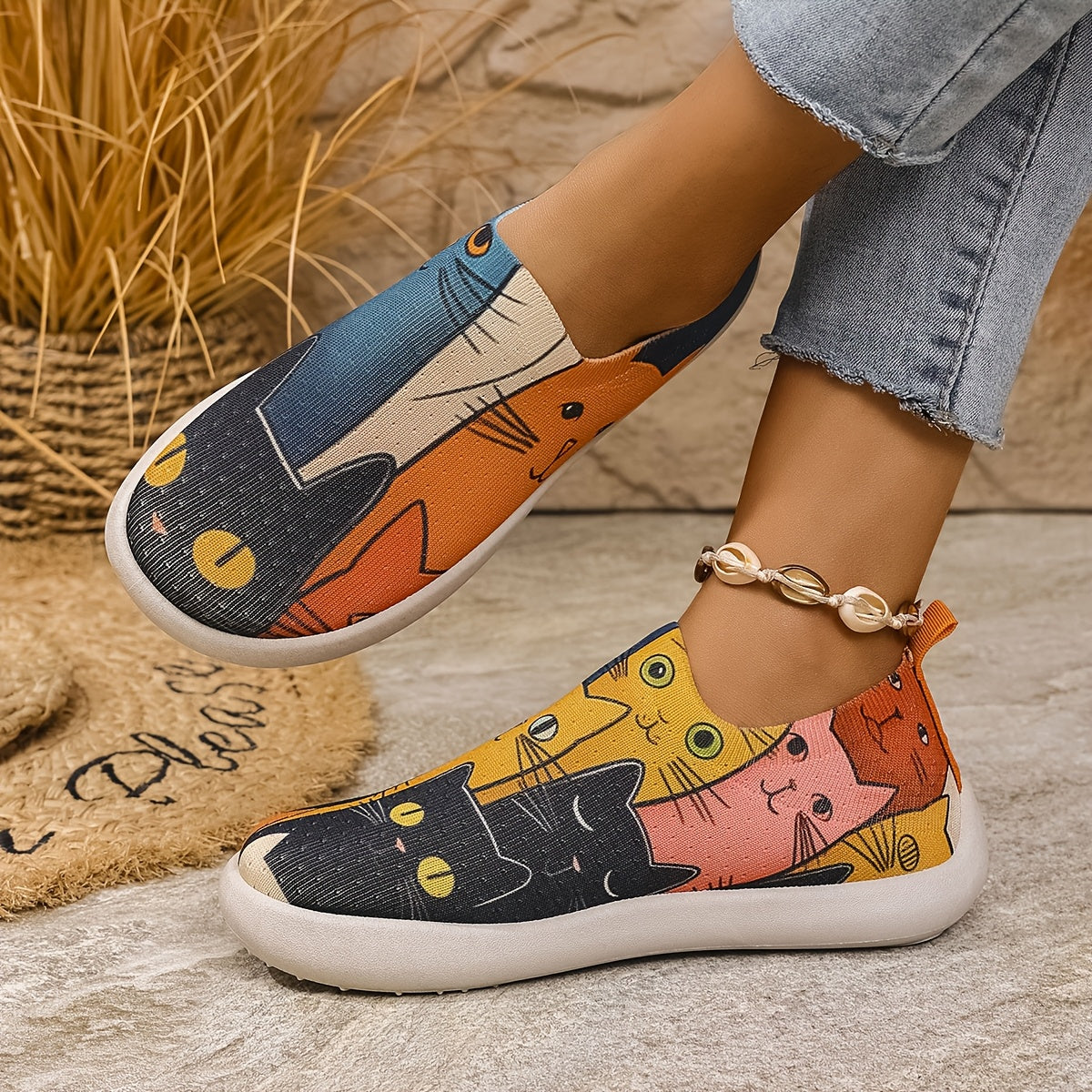 Affordable Women's casual sneakers, white color, stylish Women's sports shoes, summer wide-width slip-on Shoes, cute travel gift, suitable for beach leisure and vacation black Sneakers