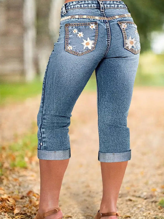 W‌omen's Flattering Fit Embroidered Daisy Flower Denim Capris with Frayed Hems, Stretchy Jean Shorts for All Summer Occasions